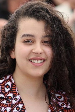 Souad Arsane as Nour in Six Feet Over