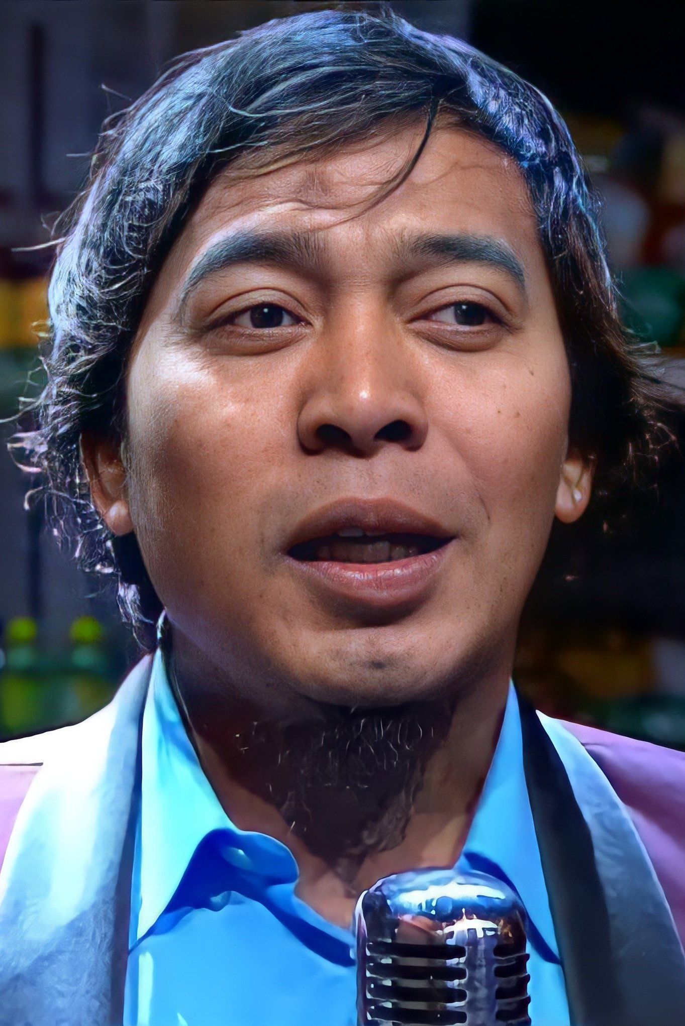 Komeng as Pea in Gerbang Setan
