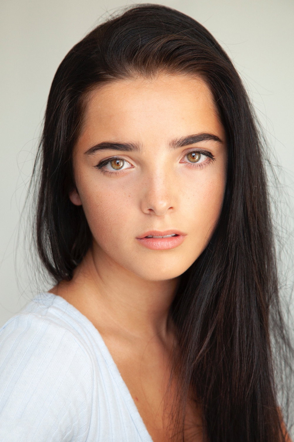 Jessica Reynolds as Young Emma Harte in A Woman of Substance