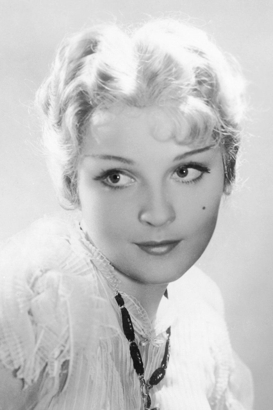 Анна Стэн as Madame Dupree in Soldier of Fortune