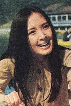 戸部夕子 as Hiroe in Monk's Paradise