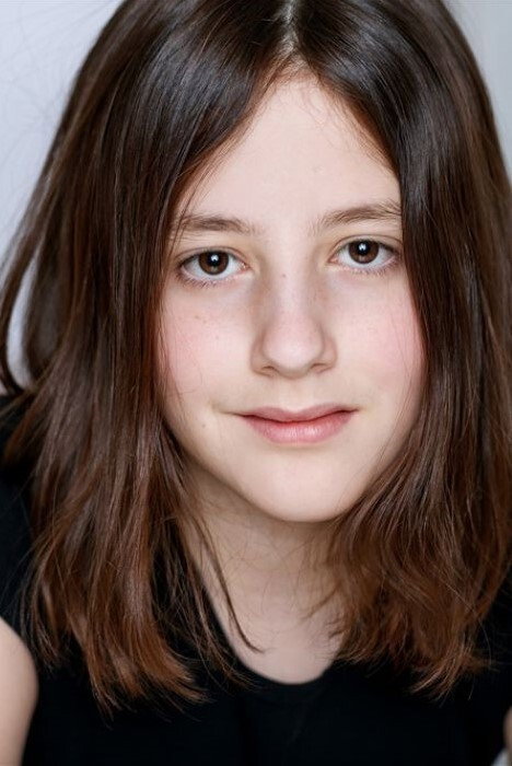 Keren-Ann Zajtelbach as Alix in Ten Years