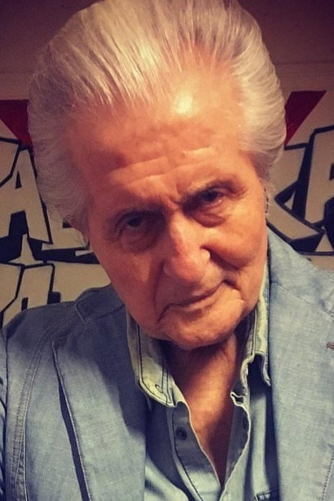 Rupert Sciamenna as Giancarlo Cartelloni in Italiano medio