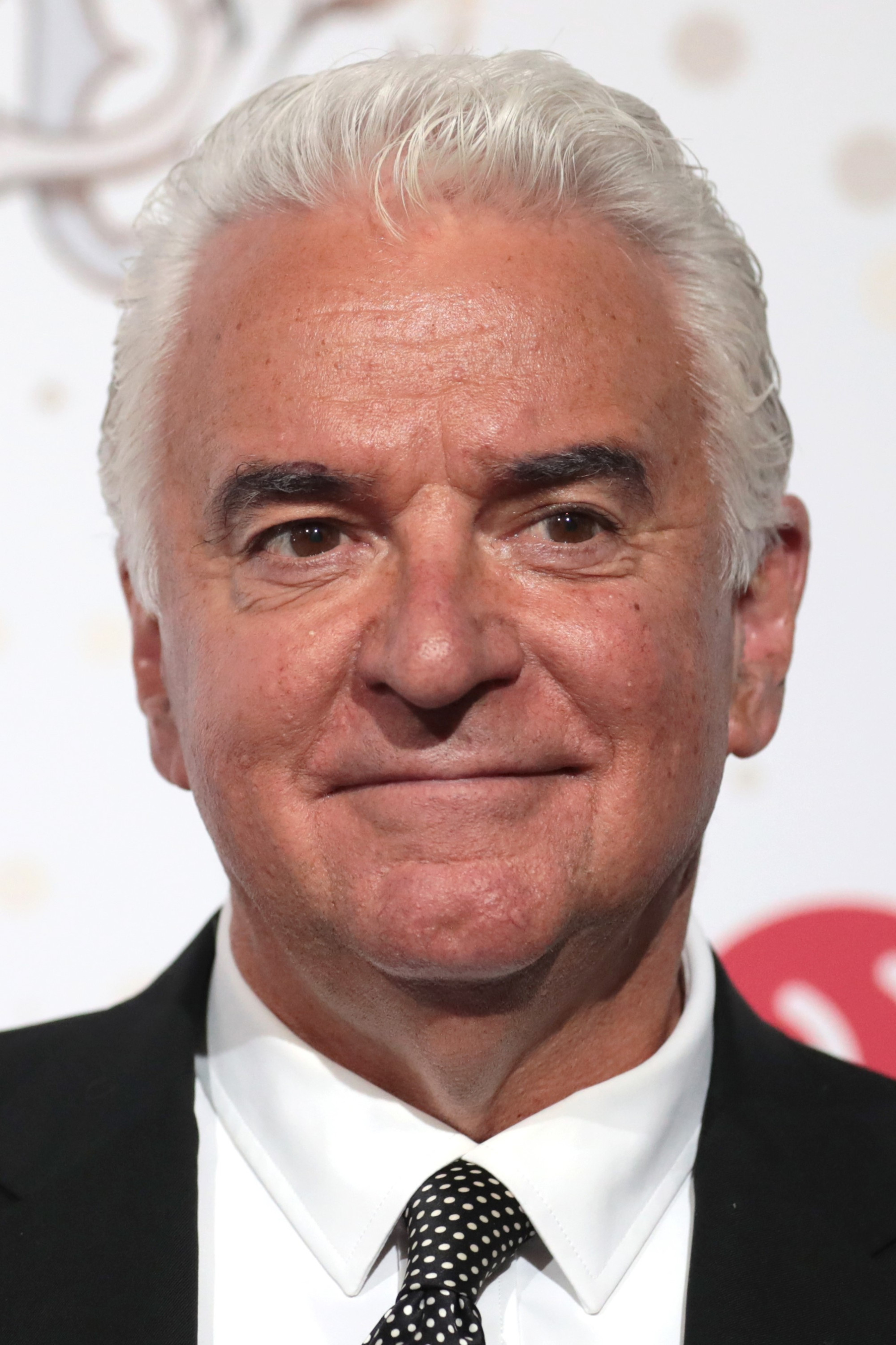 John O'Hurley as Roger Heidecker in The Mullets