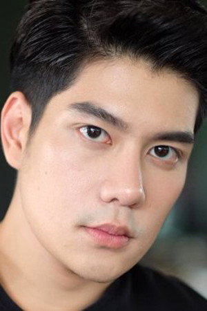 Win Chawinvut Kongtoranin as Charlie in Mon Garn Bandan Ruk