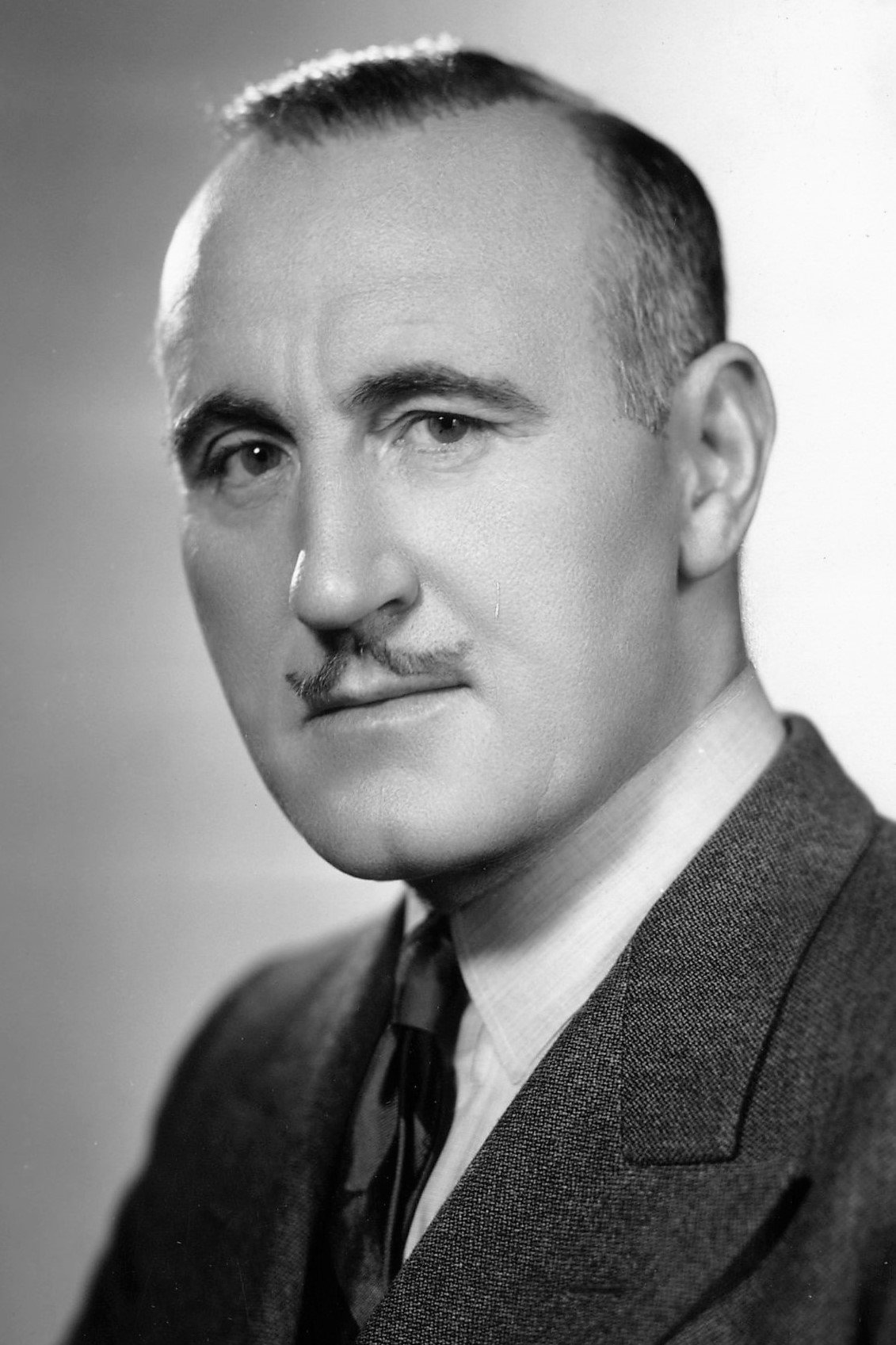 Donald Crisp as Sam Carraclough in Lassie Come Home
