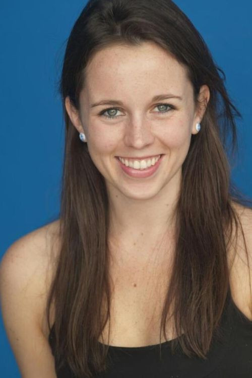 Kate Shine as Lauren in The Debut