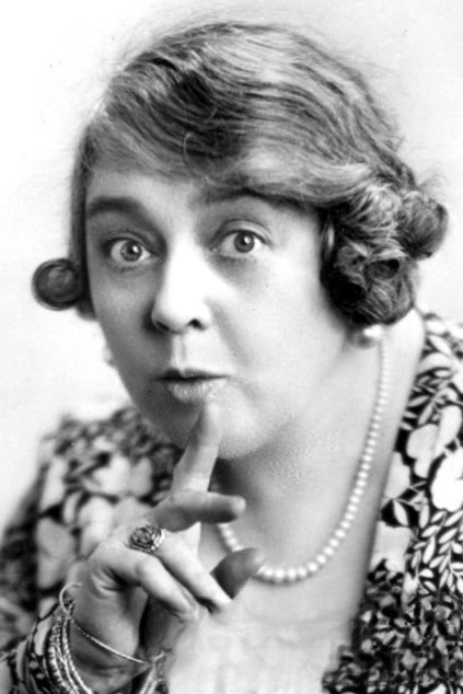Laura Smithson as Lalla Watkins in A Broken Romance