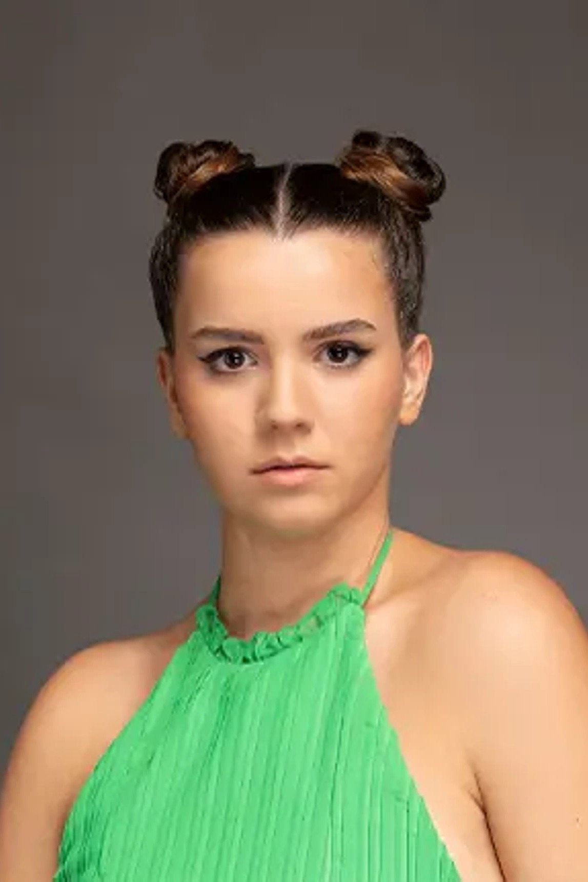 Melis Girşen as Melis in Love & Hope