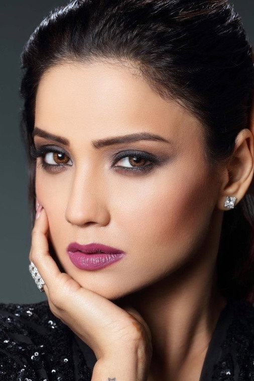 Adaa Khan as Mrs. Pramod Kumar in Kanpur Waale Khuranas