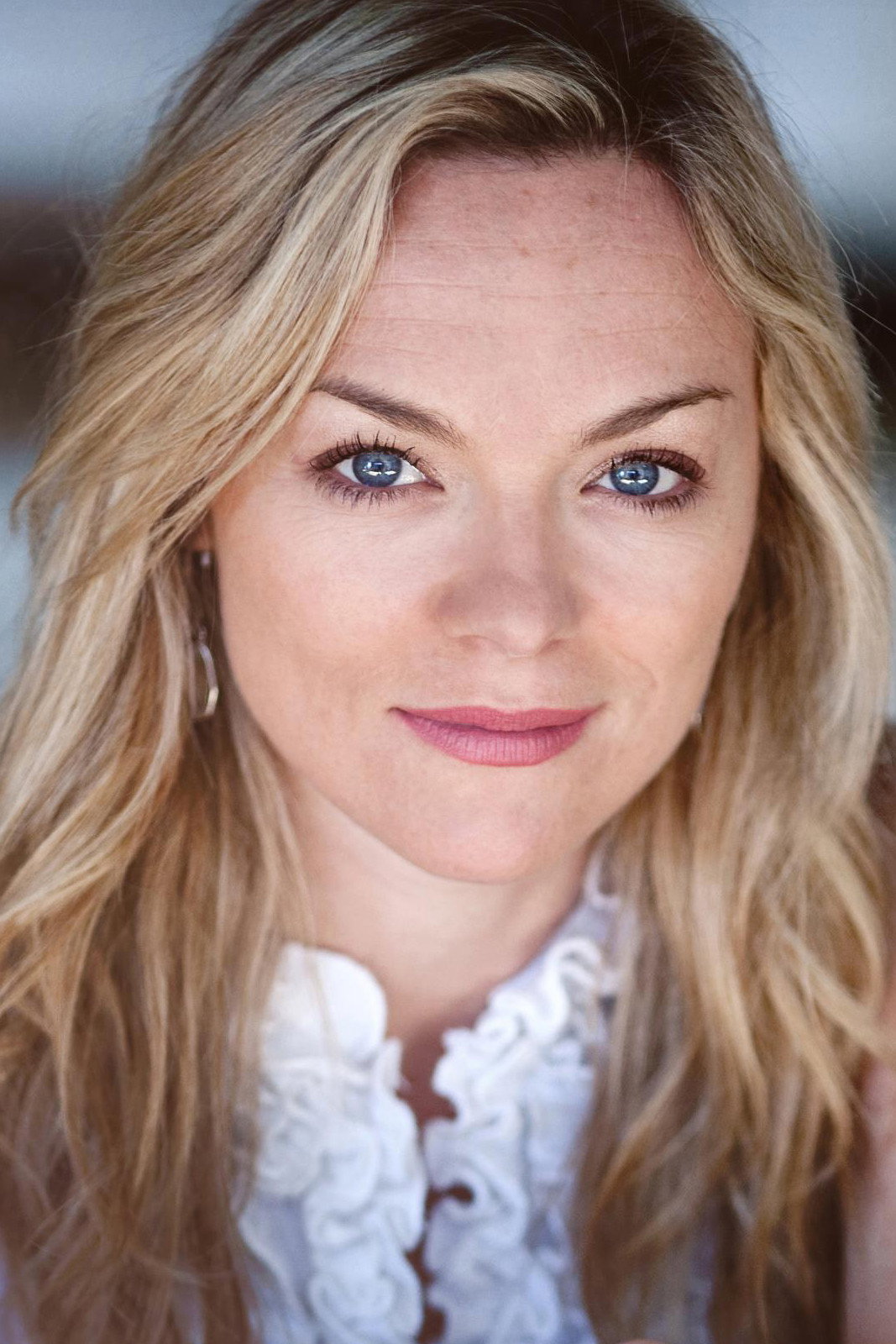 Isabelle Ménard as Self - Collaborator in Merci de partager
