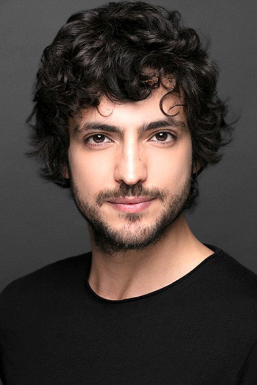 Taner Ölmez as Aleko in Yüz Yüze