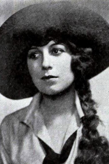 Lola Todd as Jess Marshall in The Fighting Peacemaker