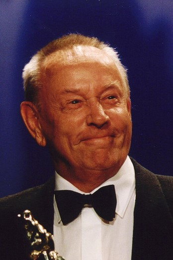 Rijk de Gooyer as Werkmeister Hans Binnenbruck in Teufels Großmutter