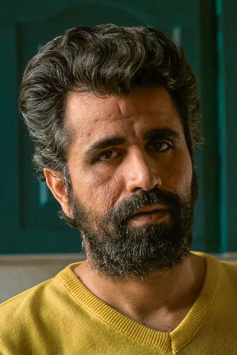 Meysam Damanzeh as Ashraf in Cinema Jazireh