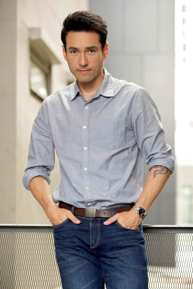 Jason Young as Ben in The Deadline