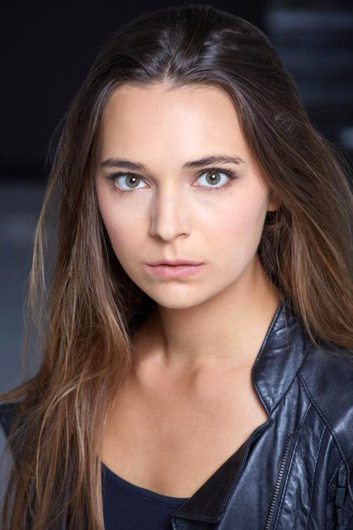 Anastasia Mirabelle as Simon in Sunnyside