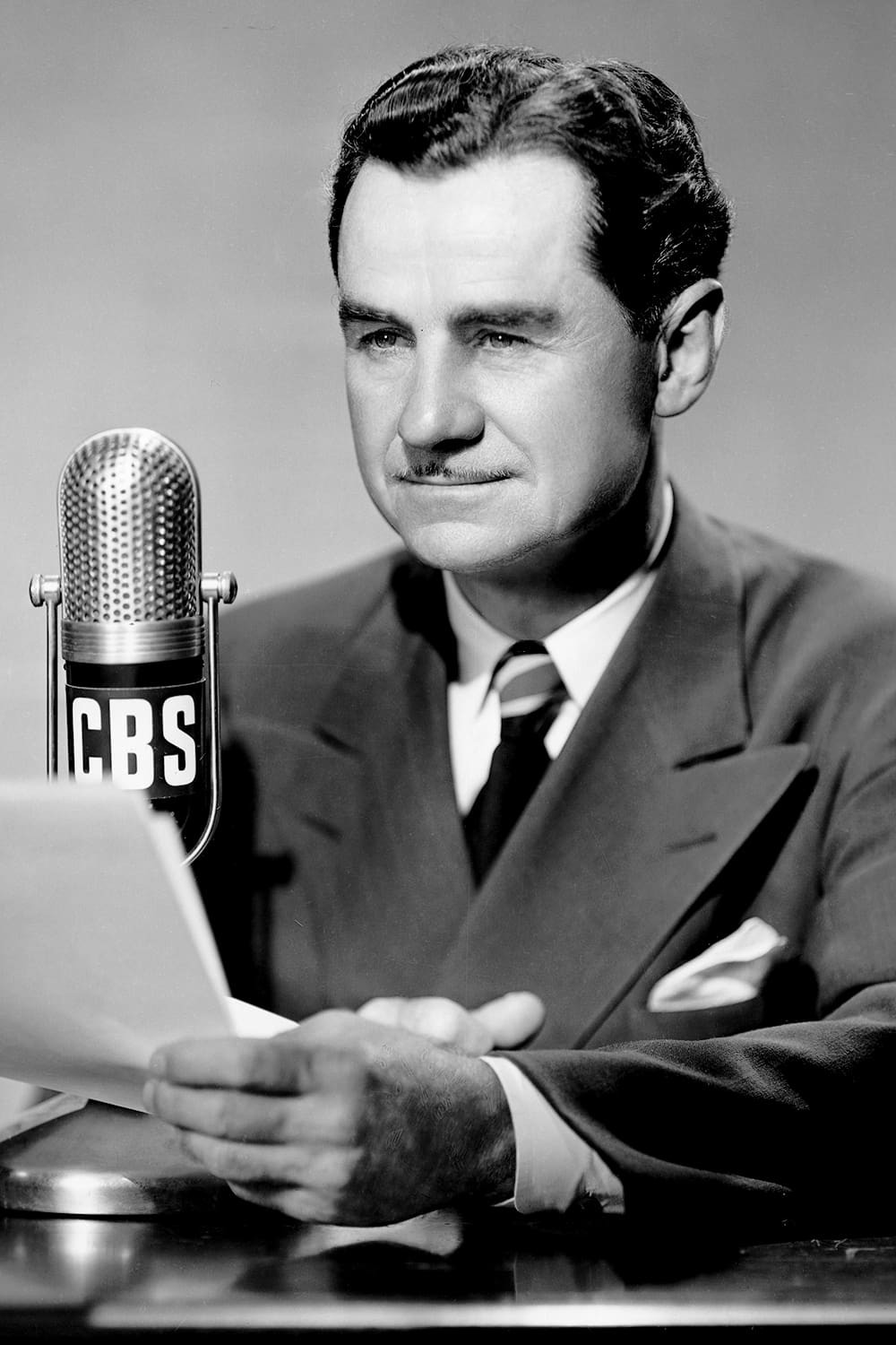 Lowell Thomas as Self in The Blonde Captive