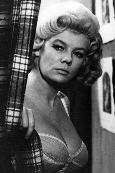 Barbara Stesłowicz as Regina in The Killer Leaves a Trace