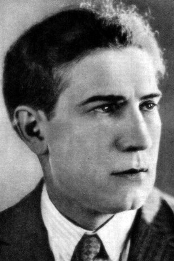 Edmond van Daële as Robert Darzac in Scent of the Woman in Black