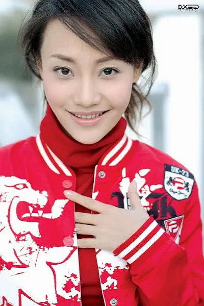 Xingyi Pan as 兰凌 in Center Stage: Ruan Ling Yu