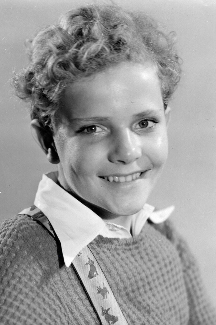 Leon Janney as Self in The Big Benefit
