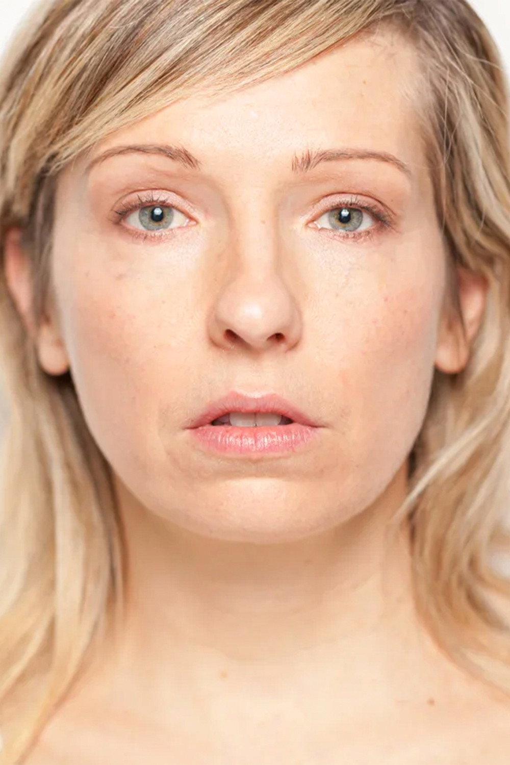 Martina Poel as Sabine Schösswender in Vier Frauen und ein Todesfall