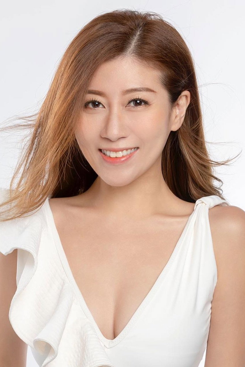 劉晨芝 as Casino Manager in Ballad of a Small Player