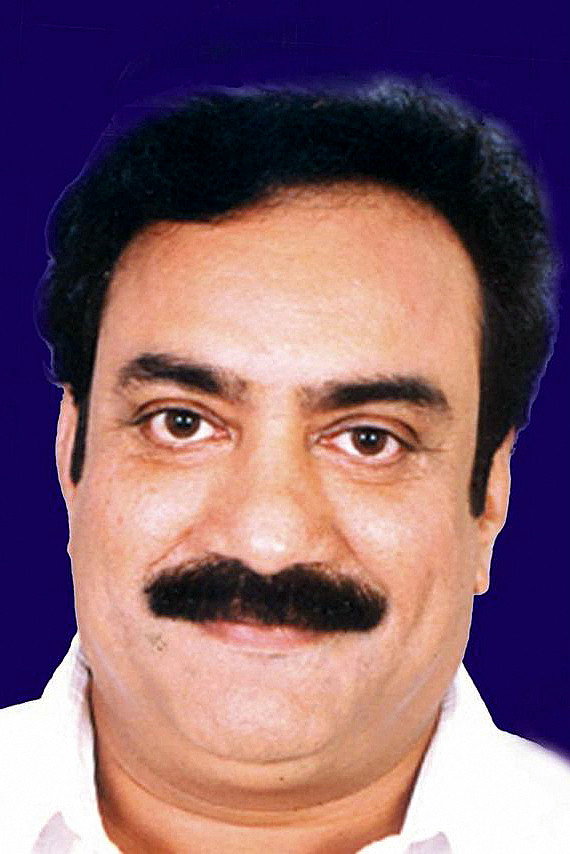 Sreenath as SI Rajendran in Adikkurippu
