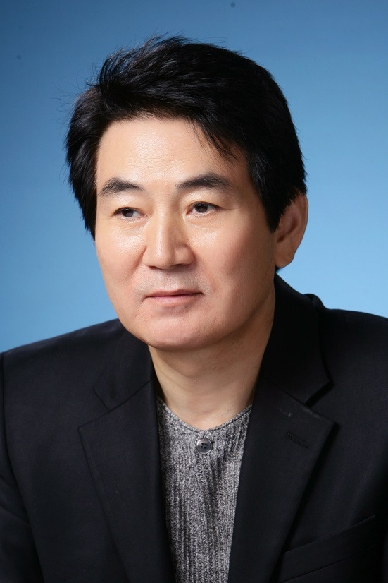 전인택 as Seo Pil-Do in So in Love