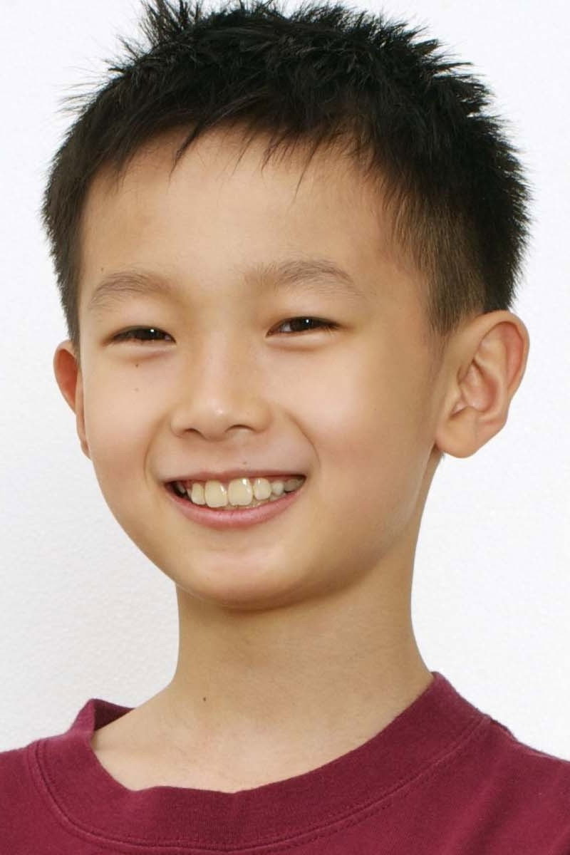 裘慕远 as Yue Dangdang in I'm a Small Blade of Grass