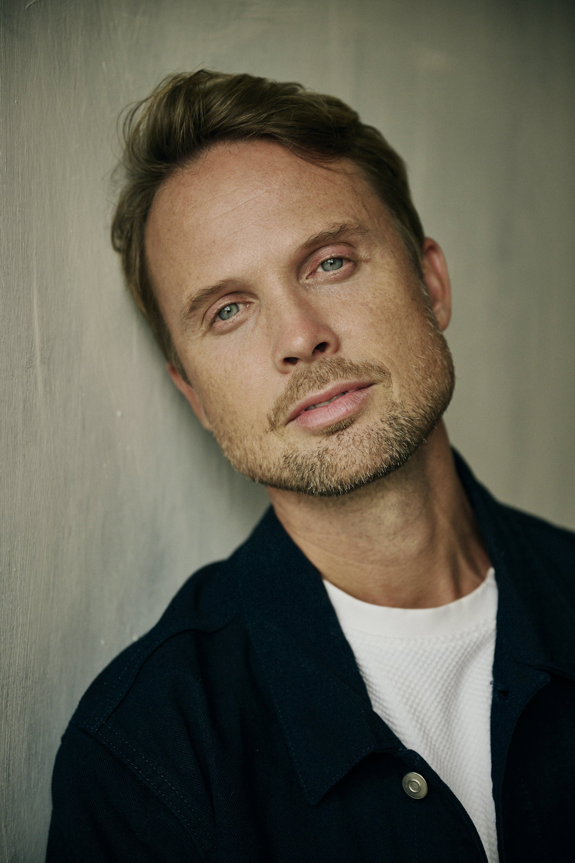 Patrick Saxe as Peter in Money Problem