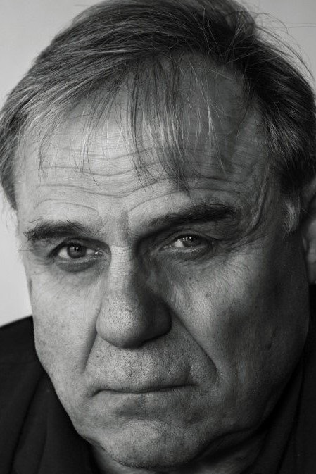 Josef Bierbichler as Bauer in Code Unknown
