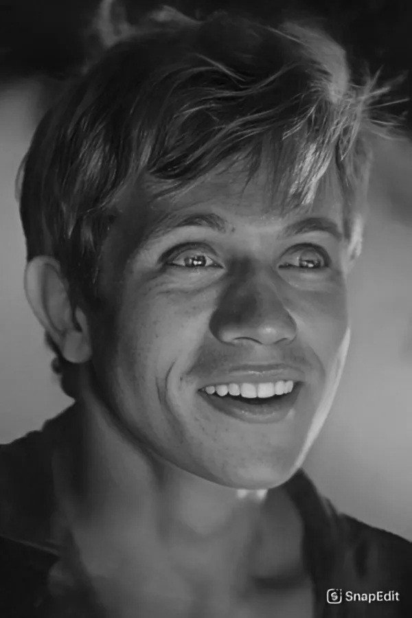 Виктор Задубровский as Nikolay Chumachenko in Sea Stories