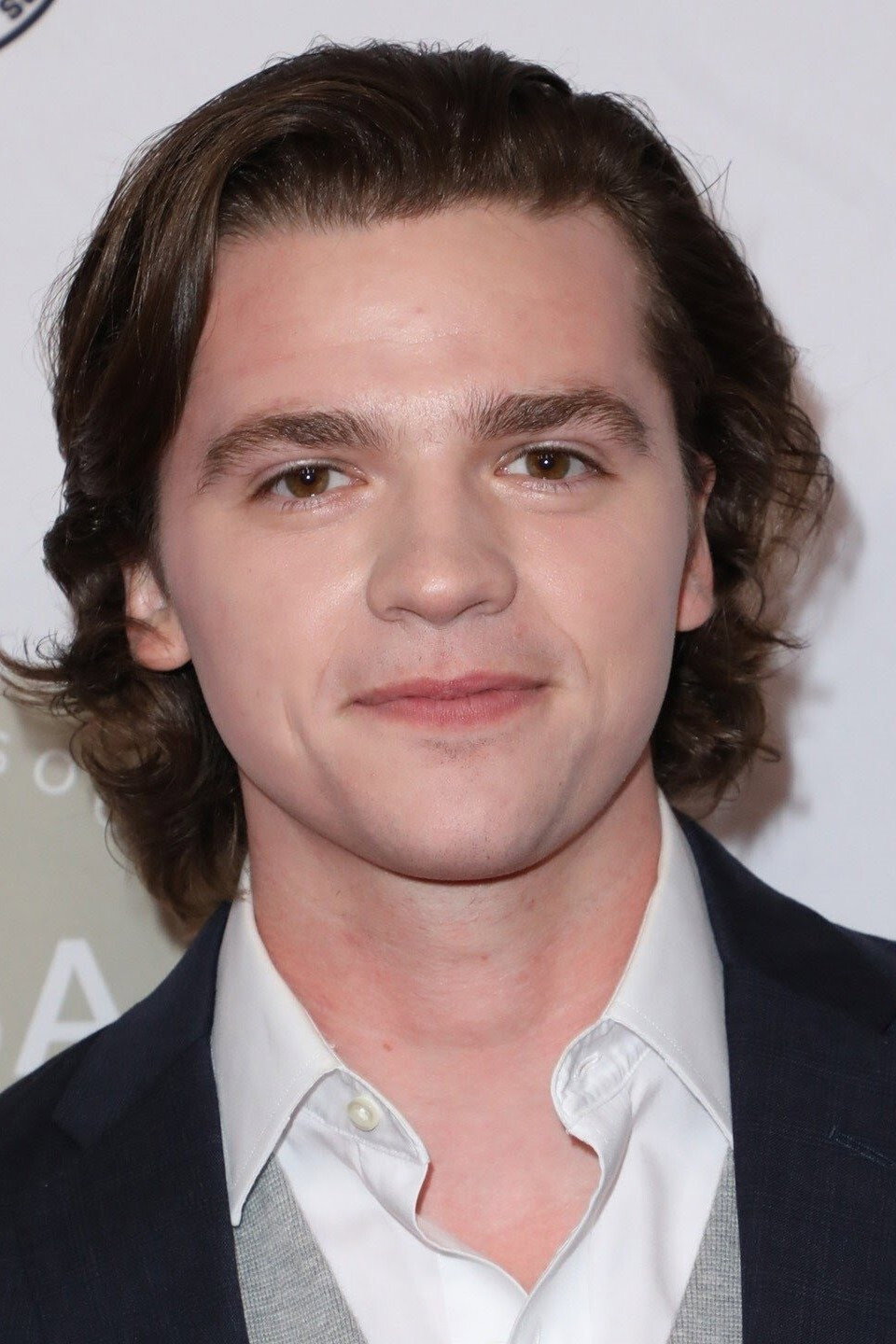 Joel Courtney as Lee Flynn in The Kissing Booth