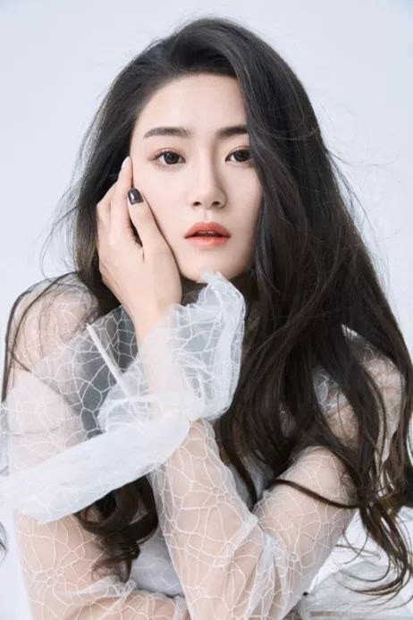 Songqing Liang as Lin Xiaorong in Follow Bear to Adventure