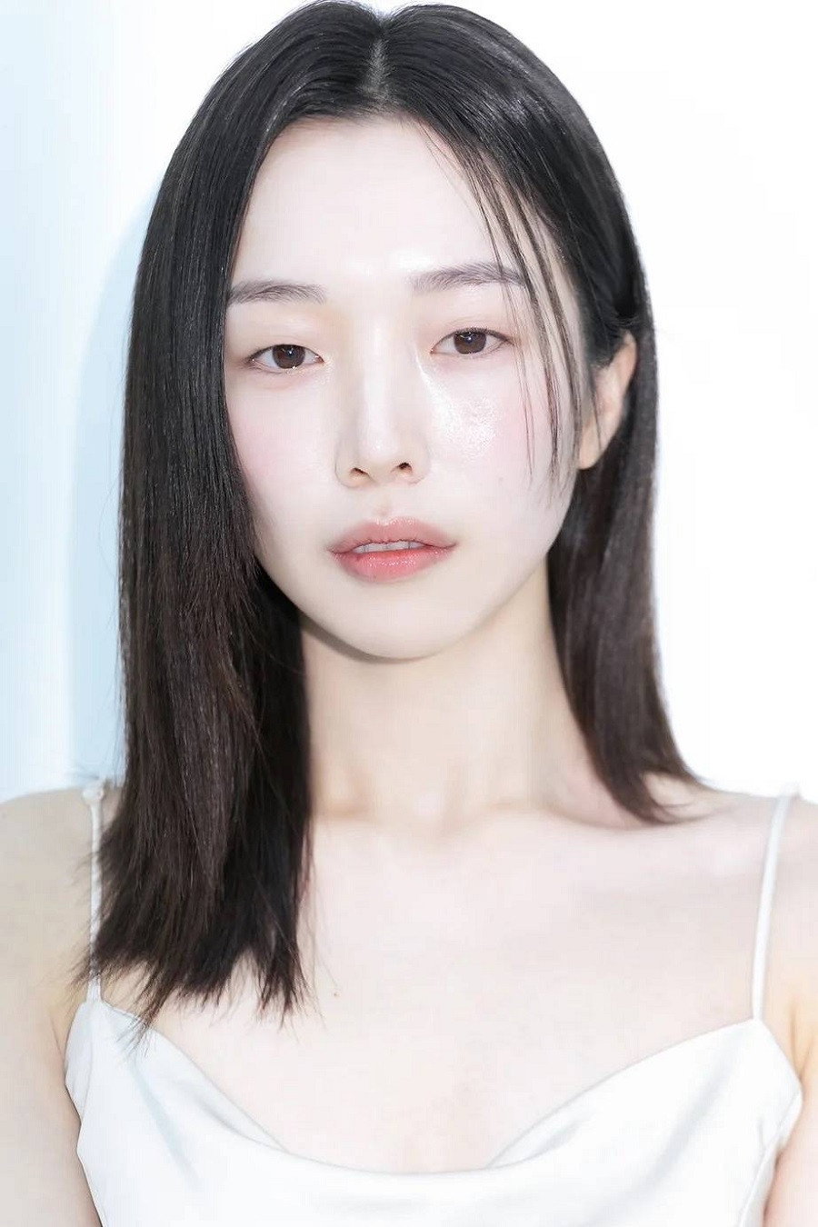 이윤지 as Su-jin in Chabak - Night of Murder and Romance