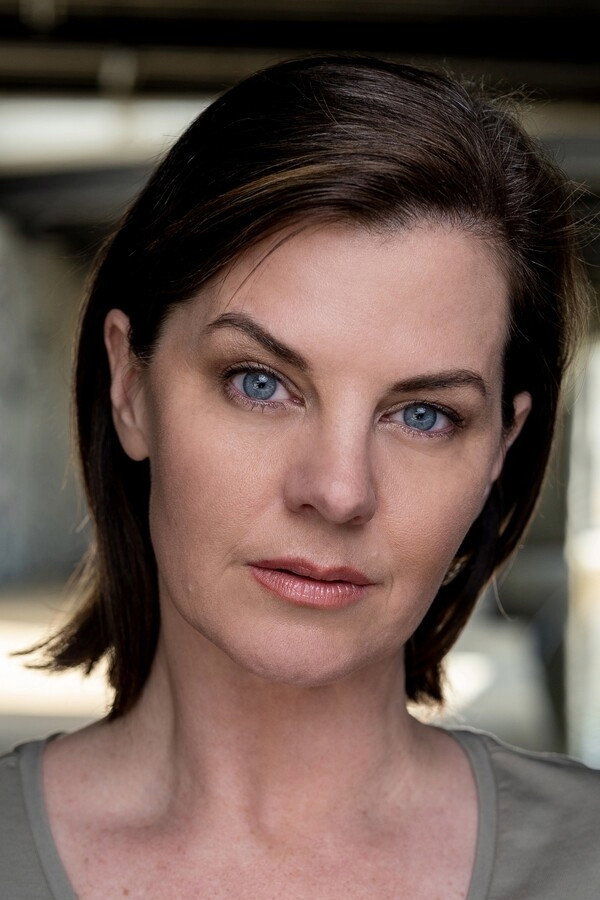 Kera O'Bryon as Zerelda James in The American West