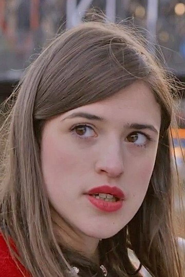Adèle Csech as Léa in Love Blooms