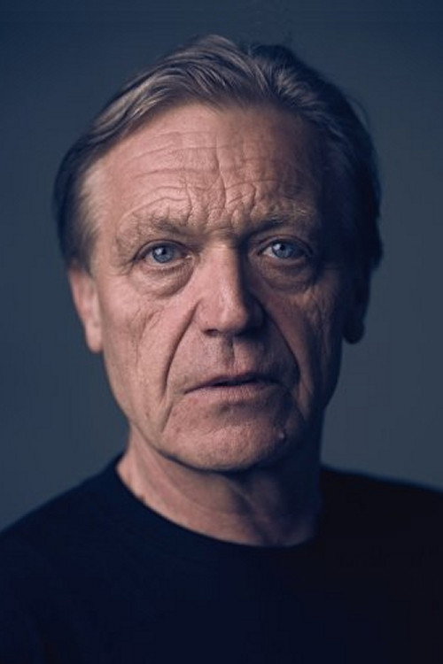 Terje Strømdahl as Lyder in Stork Staring Mad