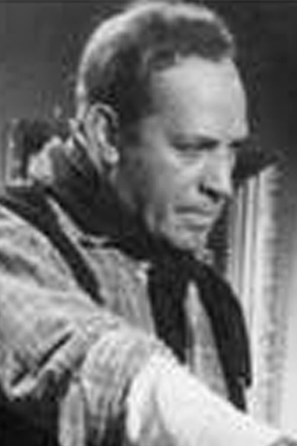 Roberto Fugazot as Atilio Ludueña in Canuto Cañete, conscripto del 7