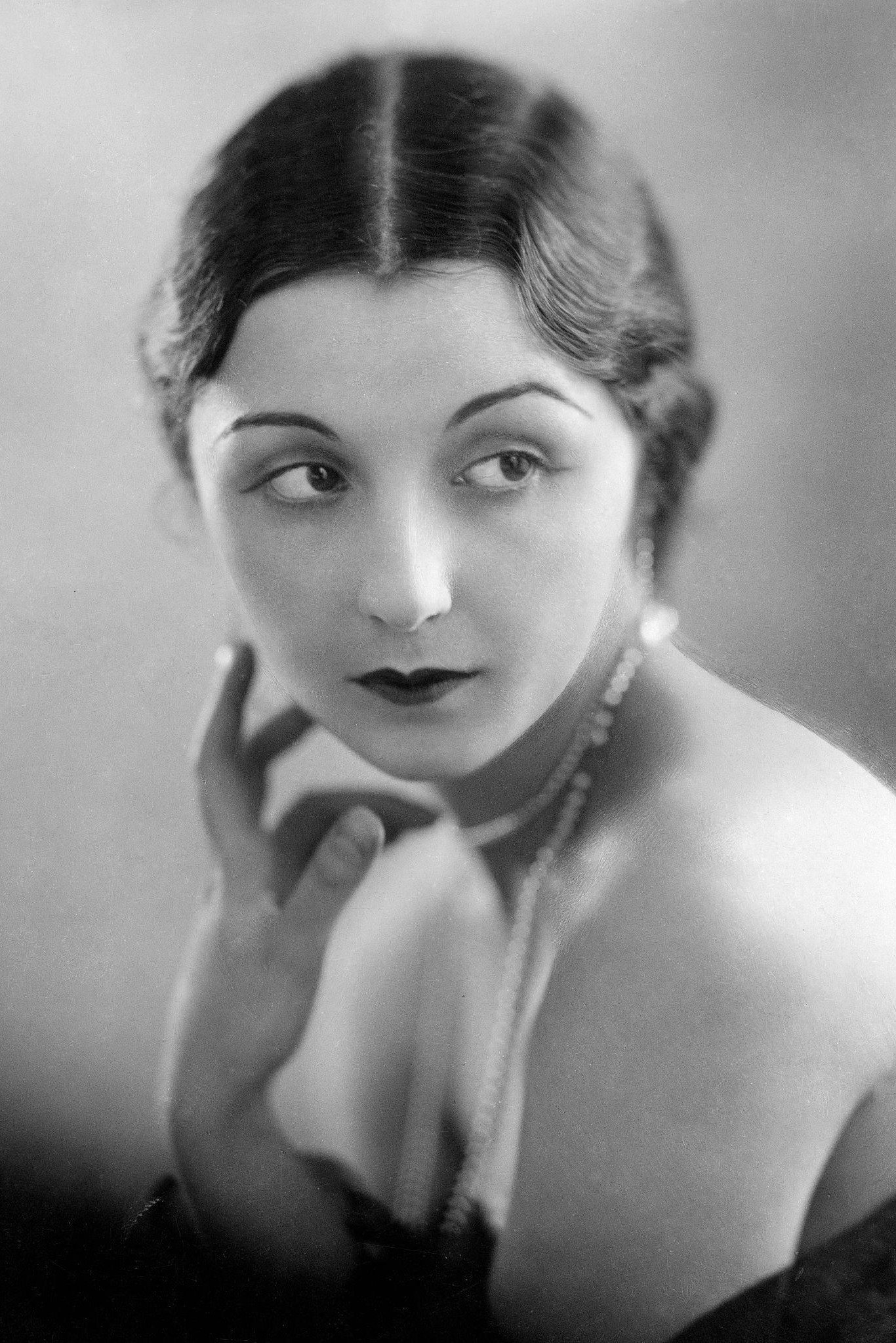 Nina Vanna as Mrs. Fred in A Christmas Carol
