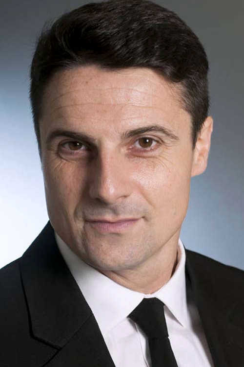 Stéphane Di Spirito as Narrator in One More Piton