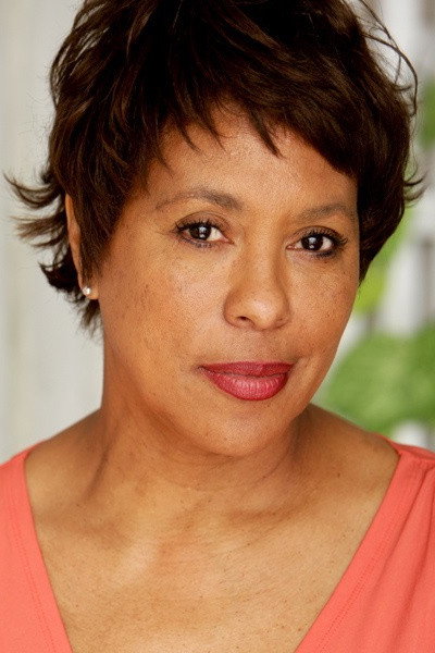 Angela Elayne Gibbs as Mom in NA'IM