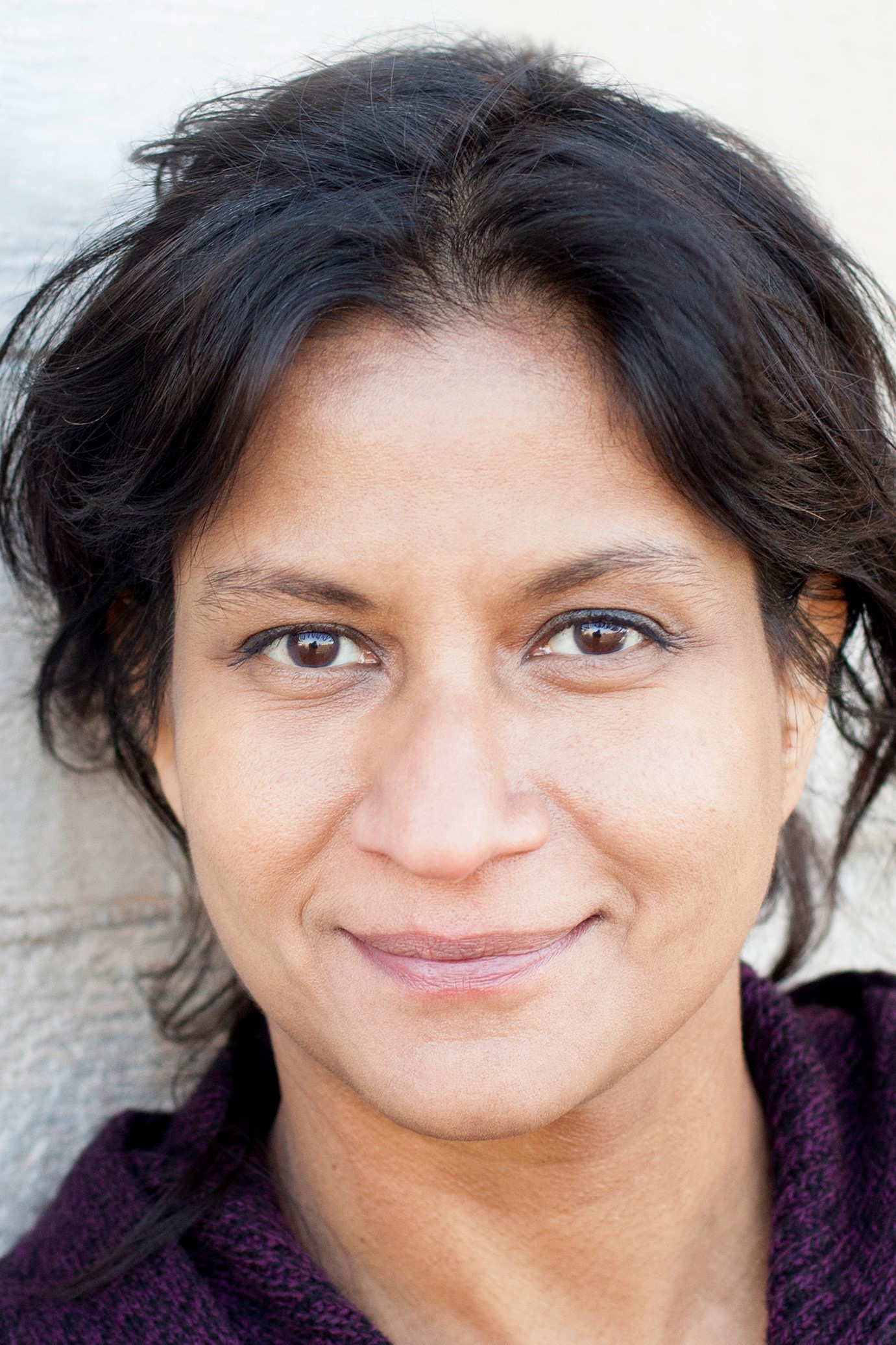 Thusitha Jayasundera as Ros Mahendra in Doctor Foster