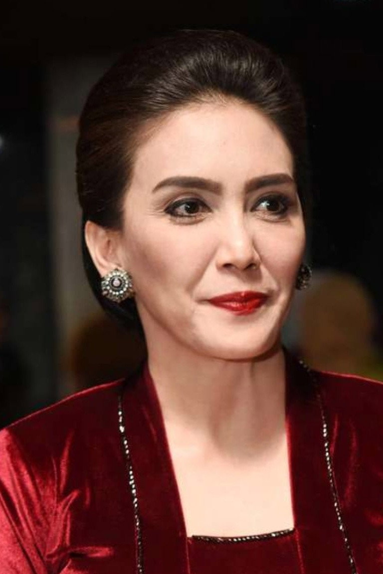 Rieke Dyah Pitaloka as Martha in Agen +62