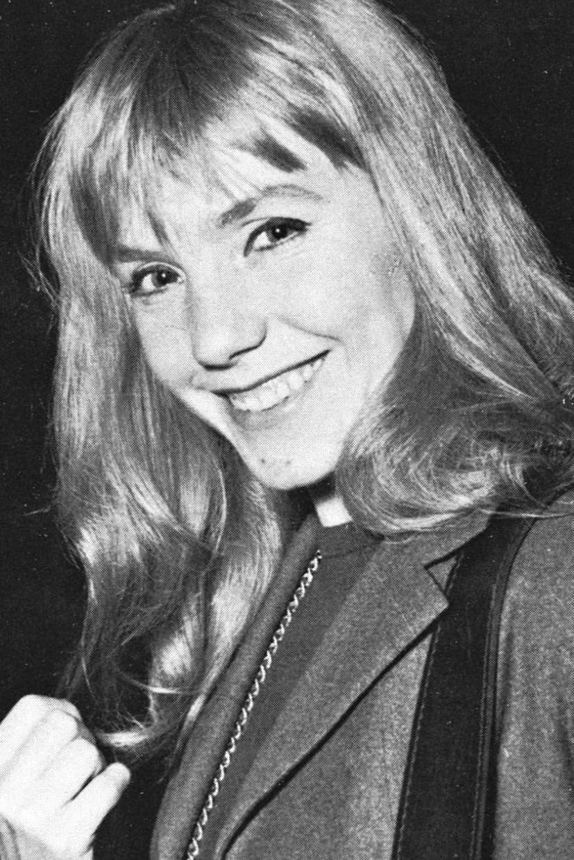 Elena Sedlak as Nadia Boronis in 002 Operation Moon
