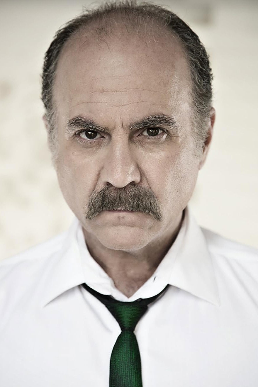 Steve Bannos as Damon's Dad in Cryptic