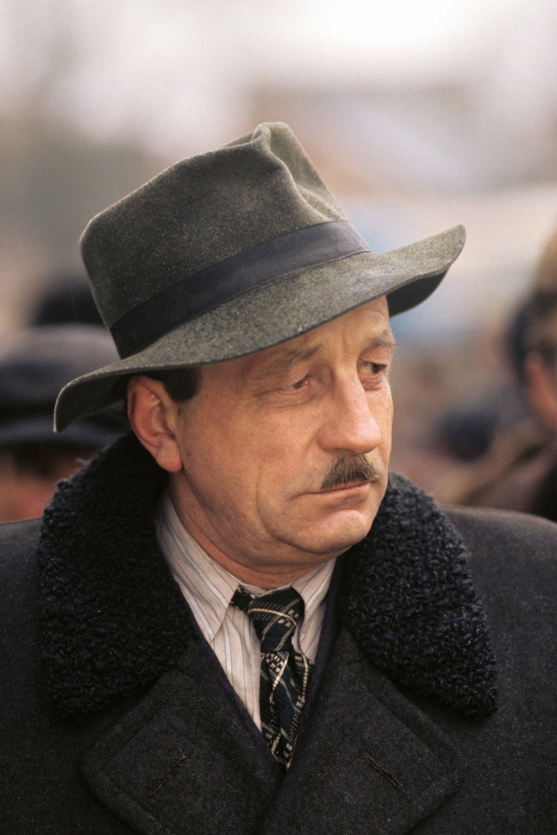 Tadeusz Teodorczyk as Gil in The End of Our World