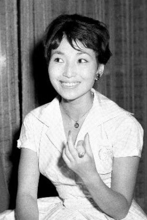 横山通乃 as Tatsuko Yamamoto in おくさまは18歳